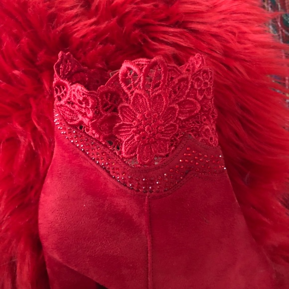 Gorgeous New Red booties from Dream Pairs for sale - Picture 3 of 4